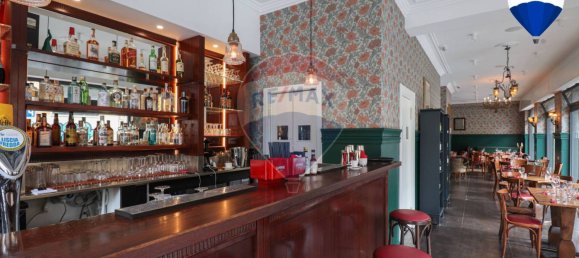 3 rooms Commercial property in Rome, Italy No. 52607 3