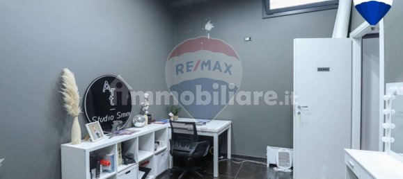3 rooms Commercial property in Rome, Italy No. 52607 16