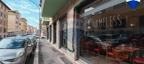 3 rooms Commercial property in Rome, Italy No. 52607 37