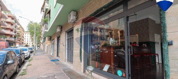 3 rooms Commercial property in Rome, Italy No. 52607 38