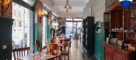 3 rooms Commercial property in Rome, Italy No. 52607 8