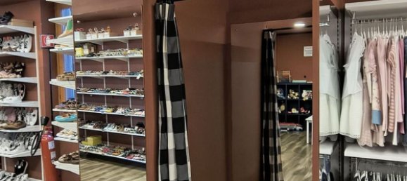 296m² Commercial property in Milan, Italy No. 357957 9