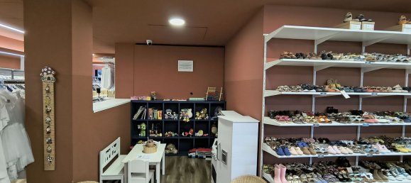 296m² Commercial property in Milan, Italy No. 357957 7