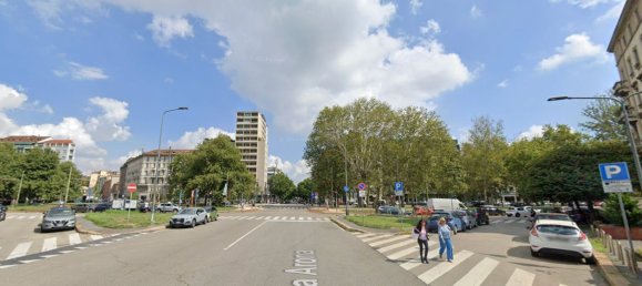 296m² Commercial property in Milan, Italy No. 357957 3