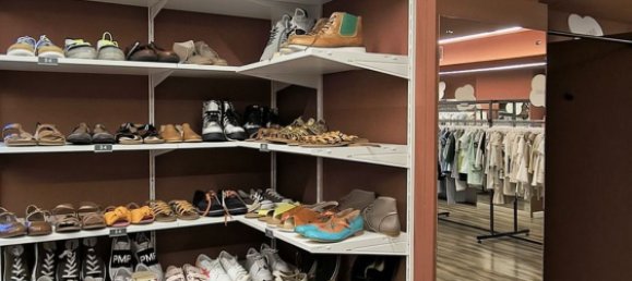 296m² Commercial property in Milan, Italy No. 357957 10