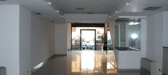 296m² Commercial property in Milan, Italy No. 357957 17