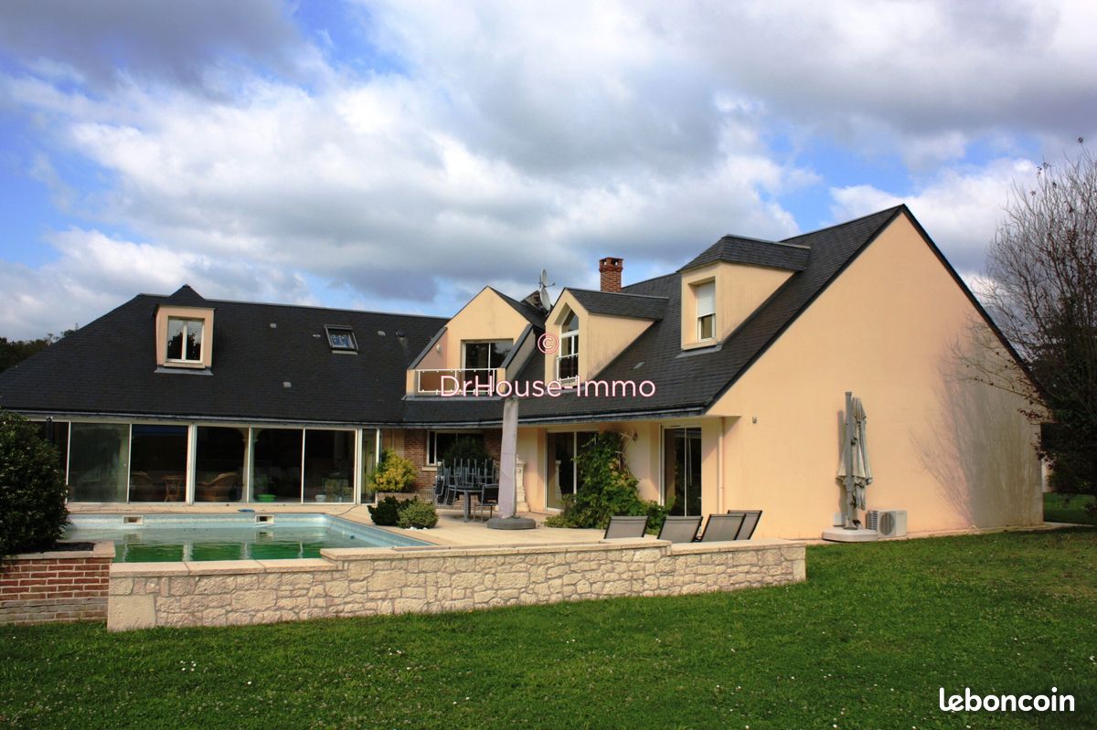 Casa de 4 dormitorios en Villemandeur, France No. 51829