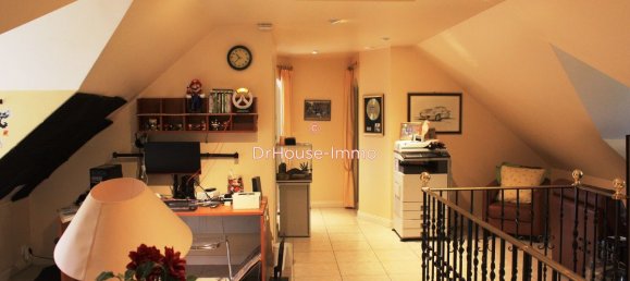 Casa de 4 dormitorios en Villemandeur, France No. 51829 12