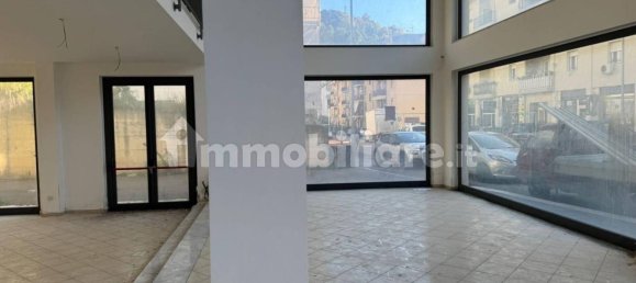 311m² Commercial property in Caltanissetta, Italy No. 350689 4