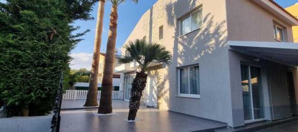 4 bedrooms Villa in Germasogeia, Cyprus No. 6336 3