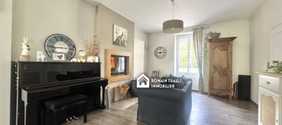 Casa de 4 dormitorios en Chateau-Gontier, France No. 312620 2