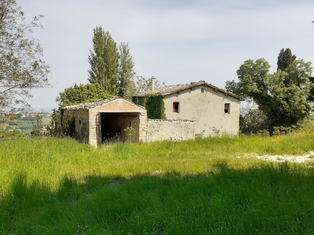 Дом с 4 спальнями в Чинголи, Италия № 362160