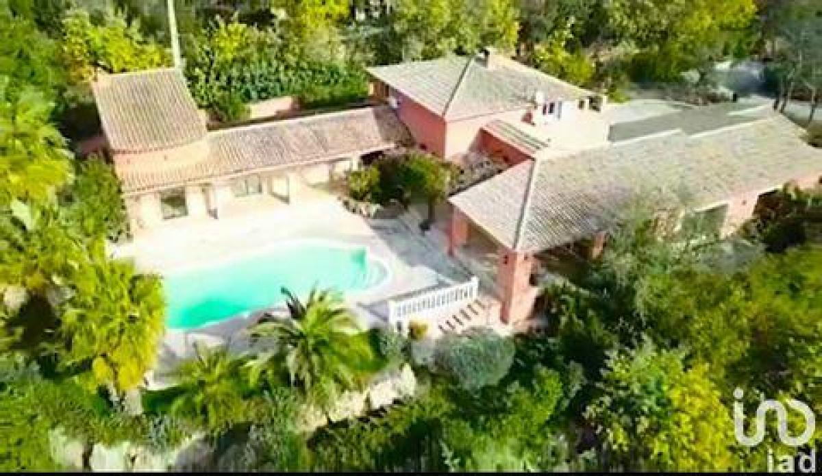 5 bedrooms House in Vidauban, France No. 8847