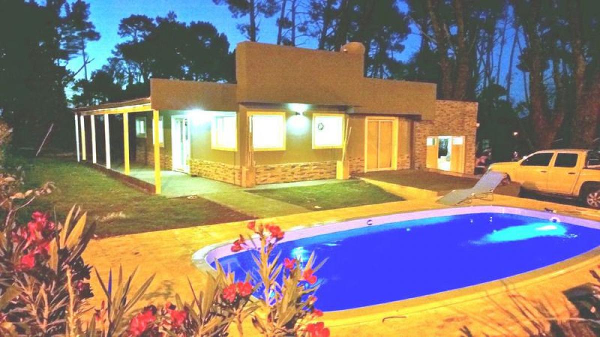 Casa de 3 dormitorios en Mar del Plata, Argentina No. 95688