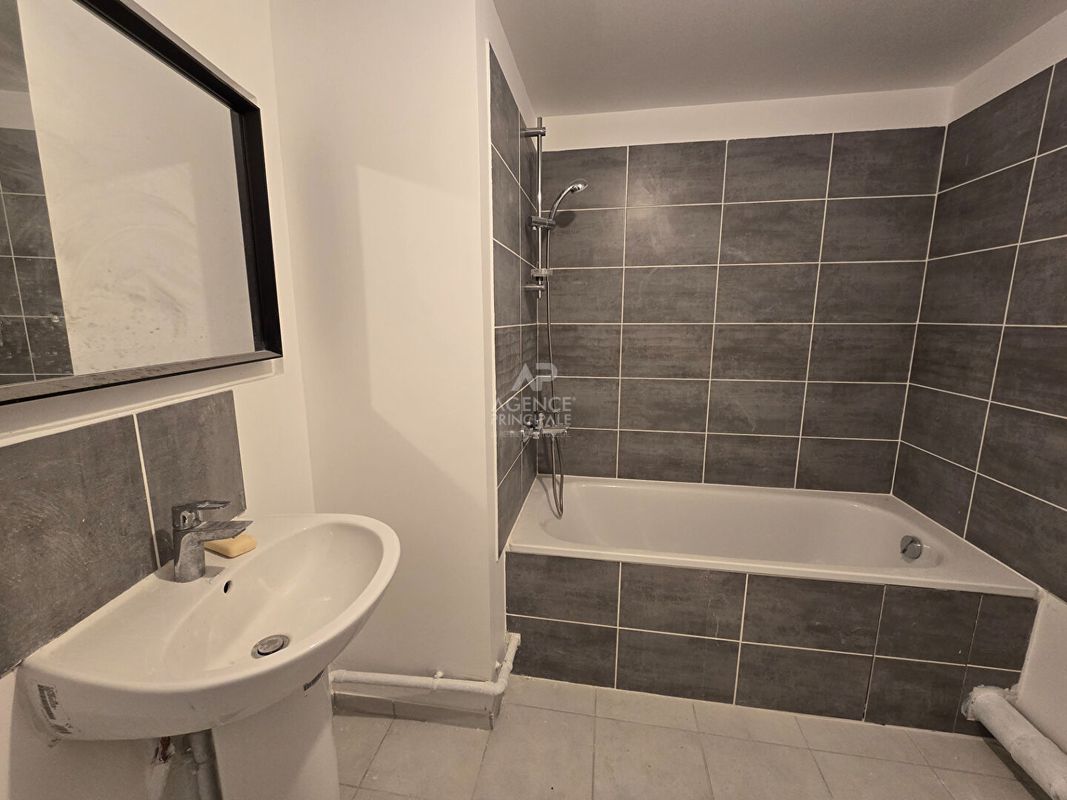 Дом с 5 спальнями в Понтуаз, Франция № 181966