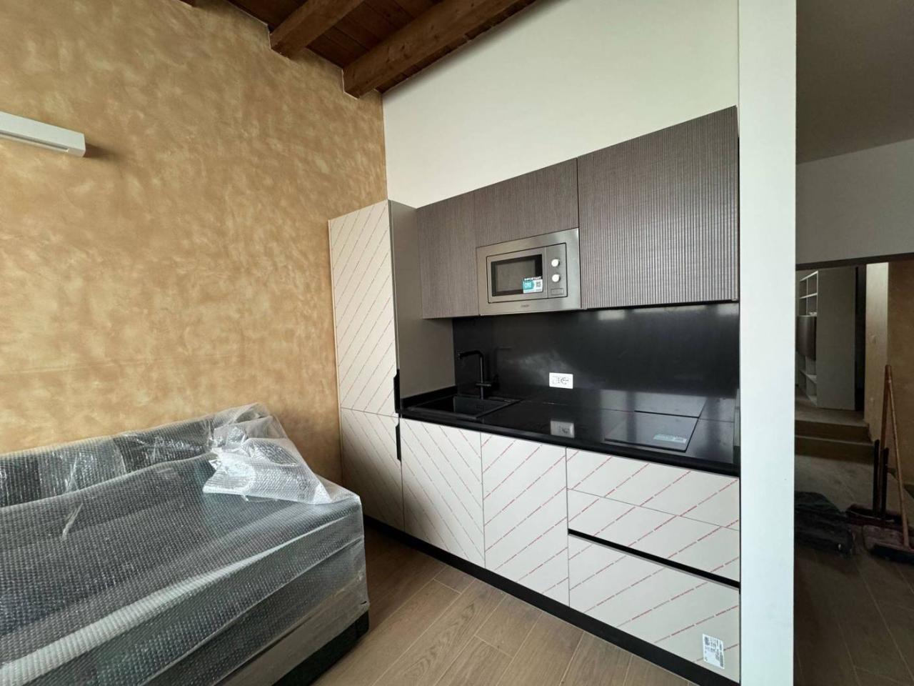 2-salle Appartement à Milan, Italy No. 242488