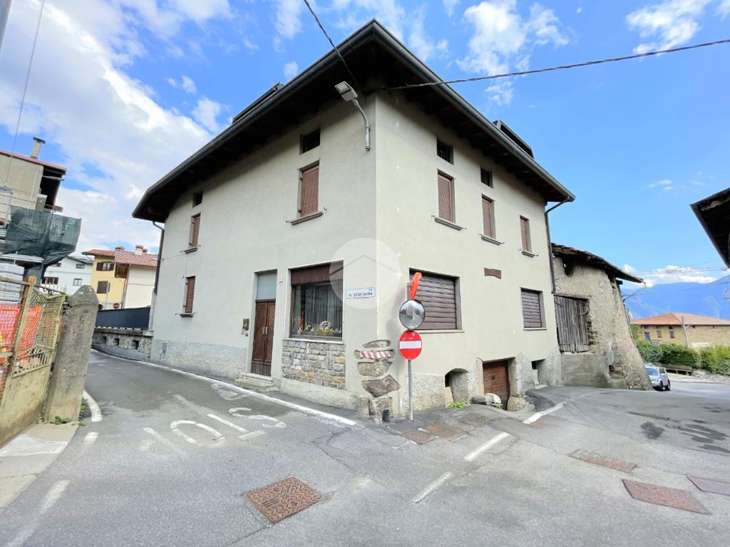 Casa de 8 dormitorios en Ossimo, Italy No. 282516