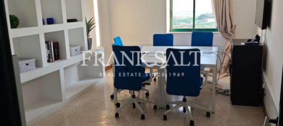 Bureau à Zebbug, Malta No. 13189 3