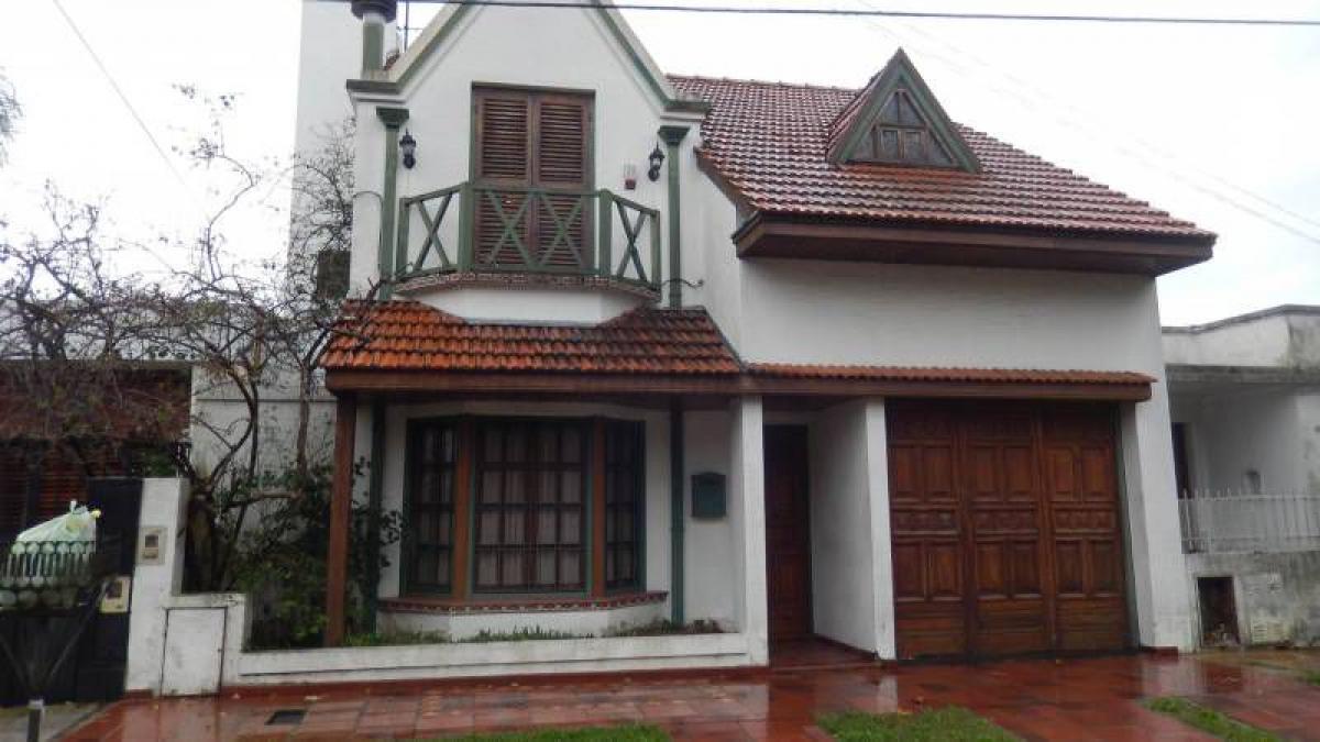 3 bedrooms House in Quilmes, Argentina No. 3631