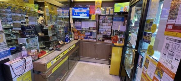 Propiedad comercial de 1 habitación en Rome, Italy No. 324993 28