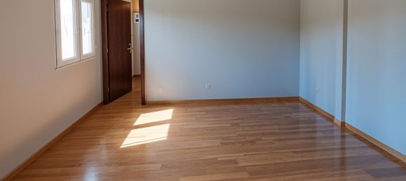 Apartamento de 3 dormitorios en Valladolid, Spain No. 135895 11