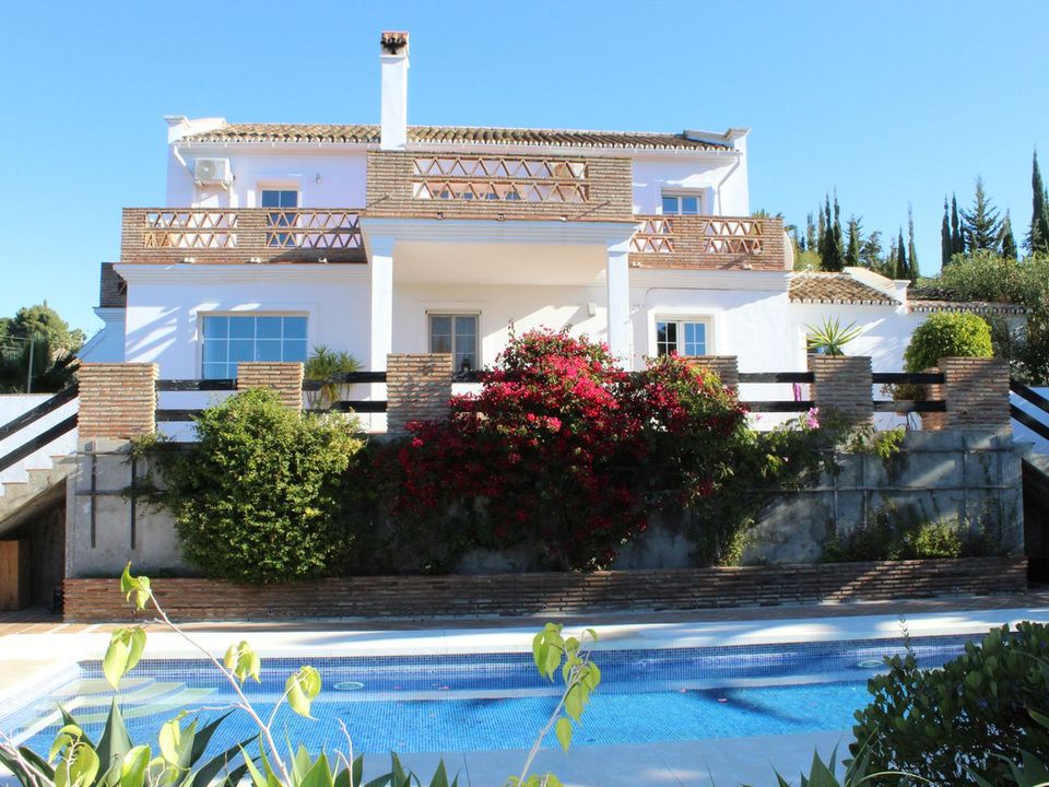 Villa de 4 dormitorios en Marbella, Spain No. 192262
