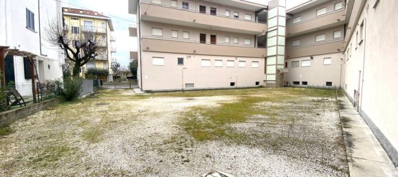 Квартира с 3 комнатами в Равенна, Италия № 30234 16