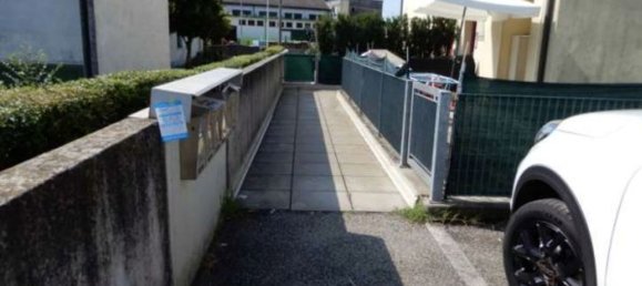 3 rooms Apartment in Vedelago, Italy No. 206384 8