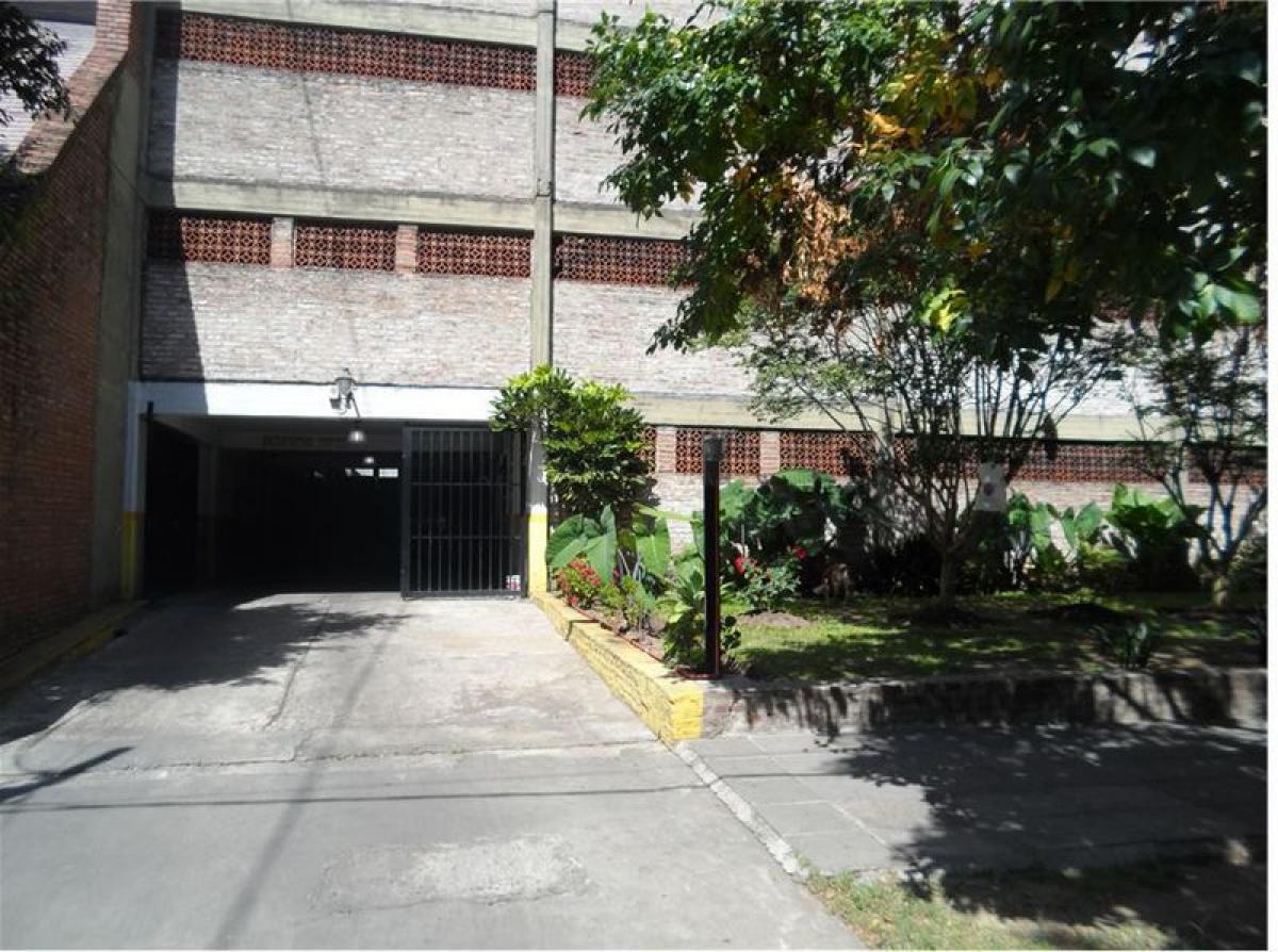 13m² Warehouse in Lanus, Argentina No. 24721