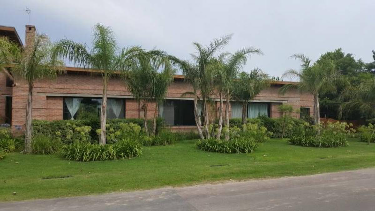 3 bedrooms House in Pilar, Argentina No. 97899