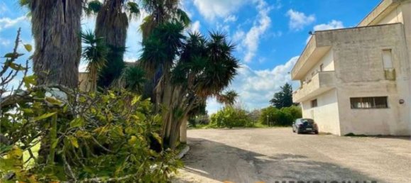 Вилла с 5 комнатами в Лечче, Италия № 203128 40