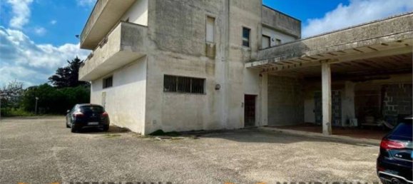 Вилла с 5 комнатами в Лечче, Италия № 203128 39