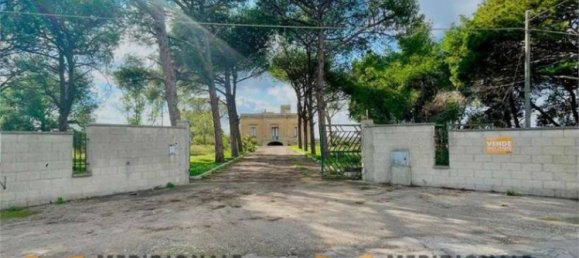 Вилла с 5 комнатами в Лечче, Италия № 203128 23