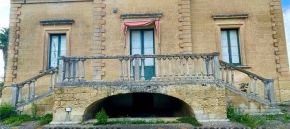 Вилла с 5 комнатами в Лечче, Италия № 203128 2