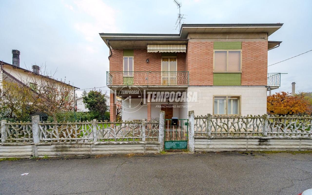 Villa de 7 habitaciónes en Savignano sul Panaro, Italy No. 2425