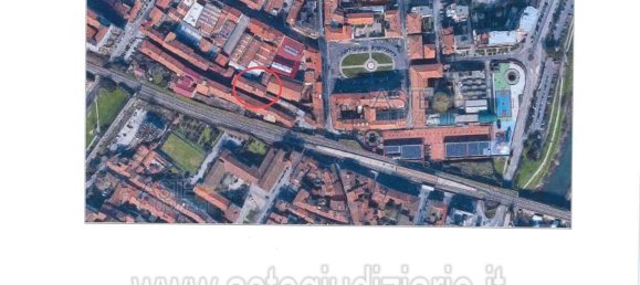 Apartamento de 4 habitaciónes en Prato, Italy No. 39777 22