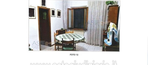Apartamento de 4 habitaciónes en Prato, Italy No. 39777 7