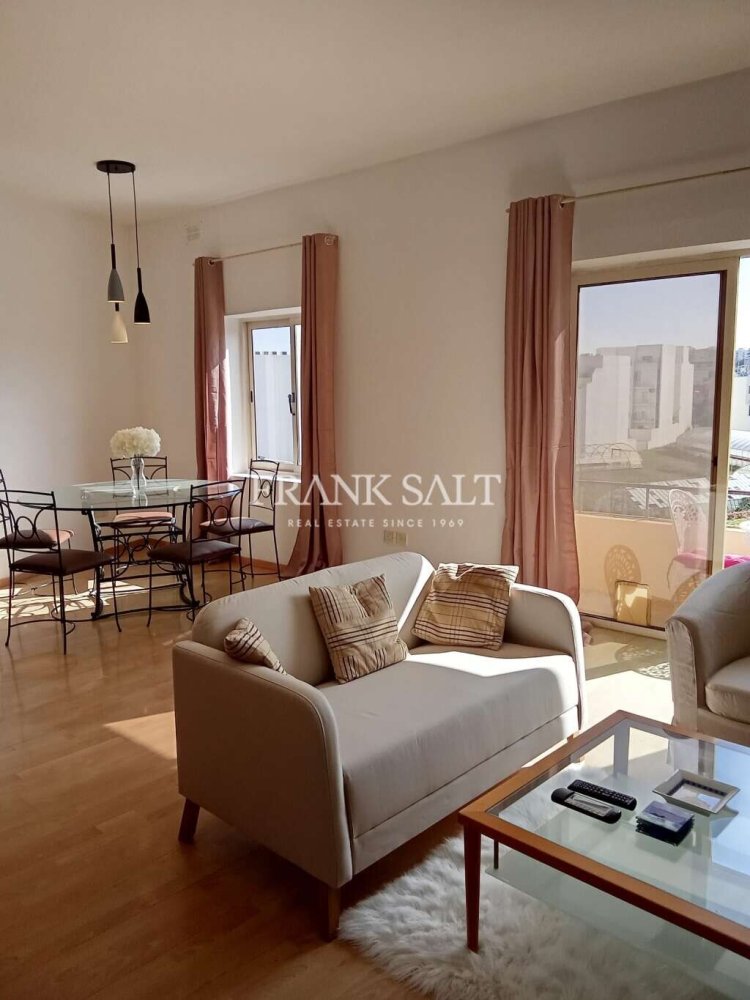 Apartamento T2 em Swieqi, Malta N.º 8885