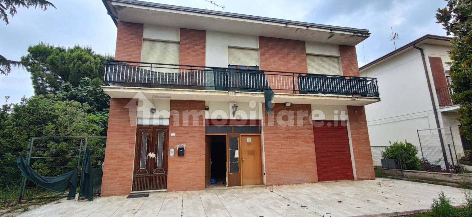 Дом с 5 спальнями в Сант Эльпидио а Маре, Италия № 337845