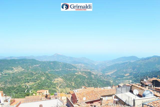 6-Zimmer Wohnung in San Mauro Castelverde, Italy, Nr. 149503