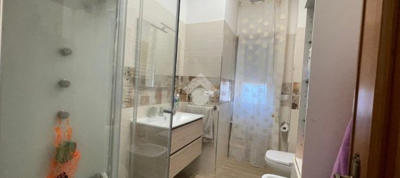 4-salle Appartement à Bari, Italy No. 77252 12