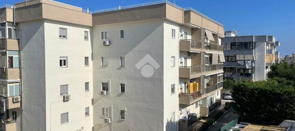 4-salle Appartement à Bari, Italy No. 77252 18