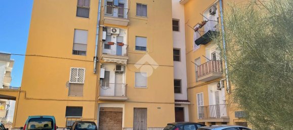 4-salle Appartement à Bari, Italy No. 77252 17