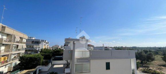 4-salle Appartement à Bari, Italy No. 77252 19