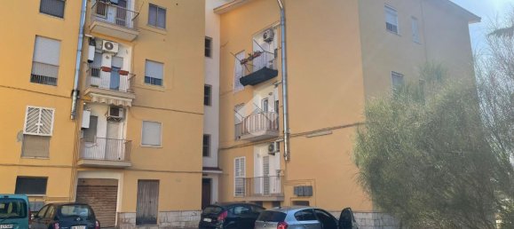4-salle Appartement à Bari, Italy No. 77252 16