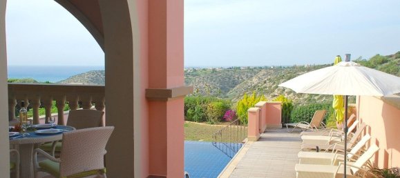 3 bedrooms House in Paphos, Cyprus No. 9883 2