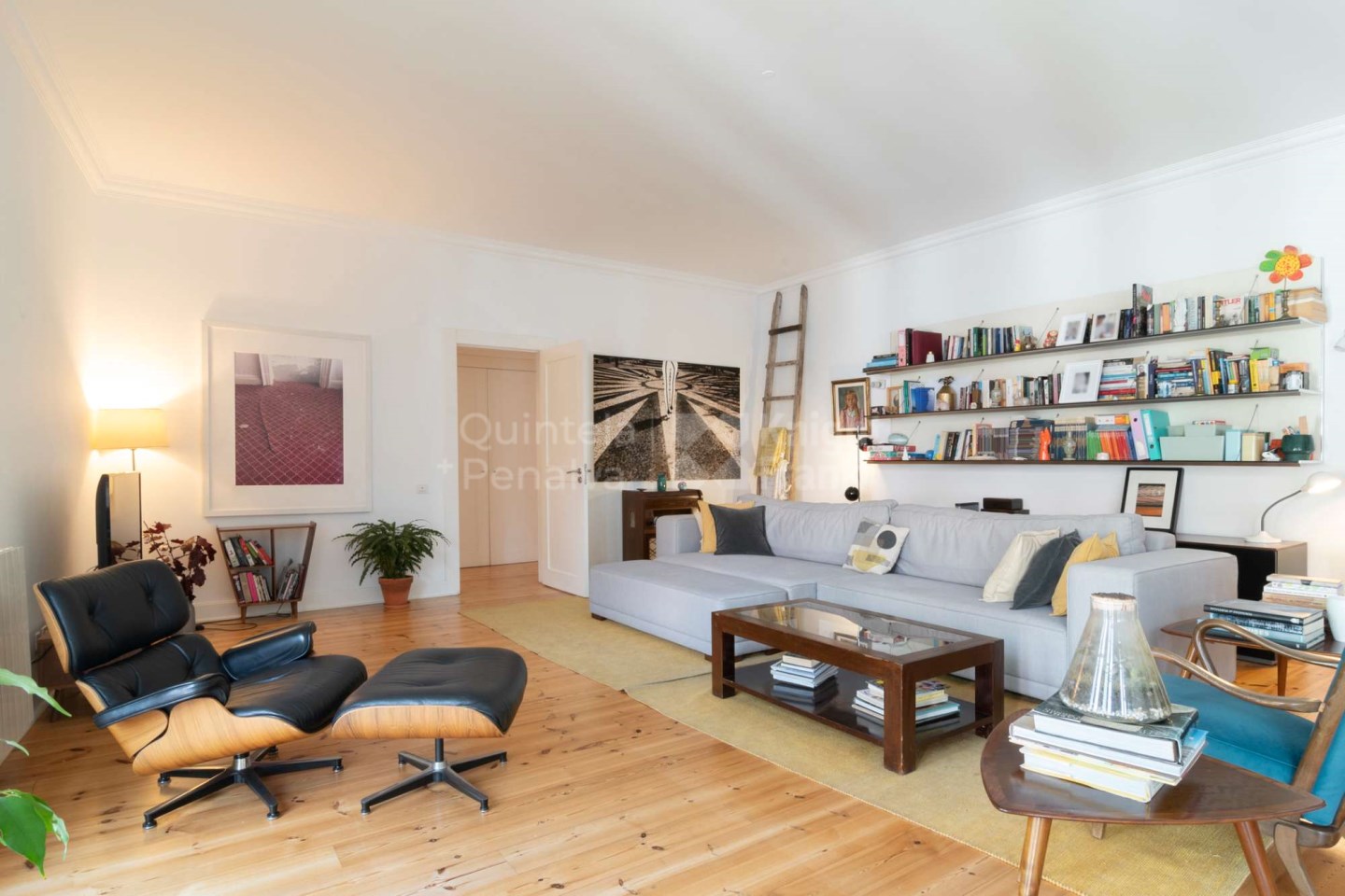 3 bedrooms Apartment in Lisbon, Portugal No. 122234