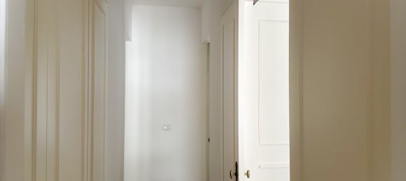 4 bedrooms Apartment in Milan, Italy No. 362655 3