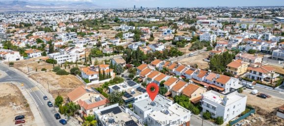 Villa de 5 dormitorios en Nicosia, Cyprus No. 24213 6