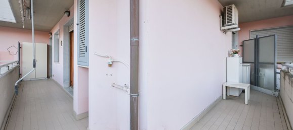 4 rooms Apartment in La Spezia, Italy No. 148371 3